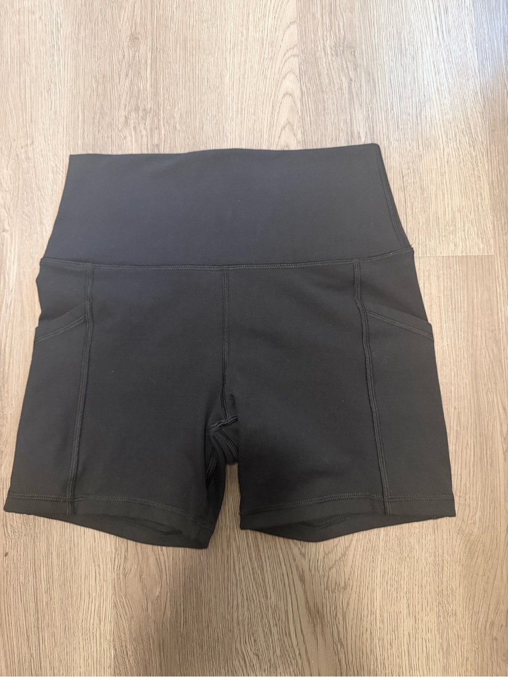 OFFLINE by Aerie The Hugger High Waisted 5" Bike Shorts with Pockets